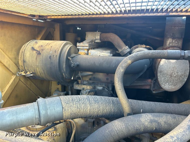 image for item MO9153 1988 Caterpillar 245 excavator