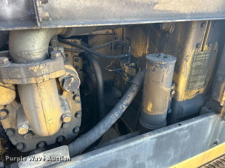 image for item MO9153 1988 Caterpillar 245 excavator