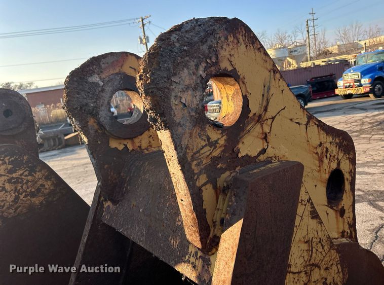 image for item MO9153 1988 Caterpillar 245 excavator