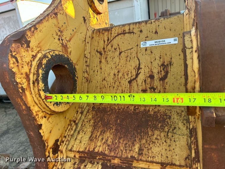image for item MO9153 1988 Caterpillar 245 excavator