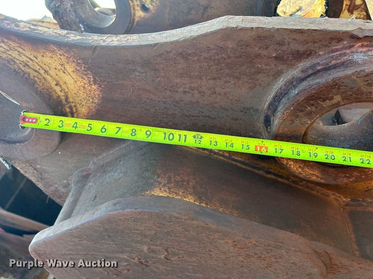 image for item MO9153 1988 Caterpillar 245 excavator