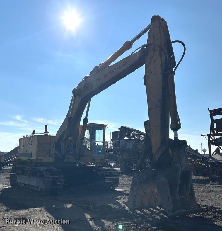 image for item MO9154 1984 Caterpillar 245 excavator