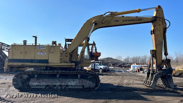 image for item MO9154 1984 Caterpillar 245 excavator