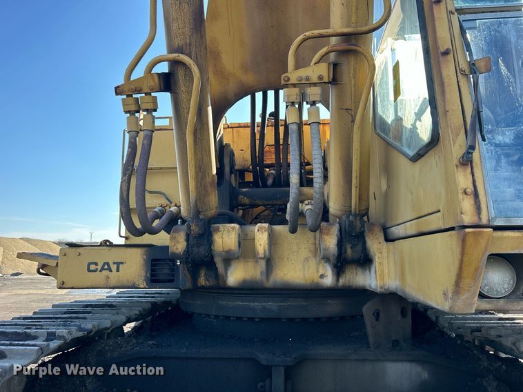 image for item MO9154 1984 Caterpillar 245 excavator