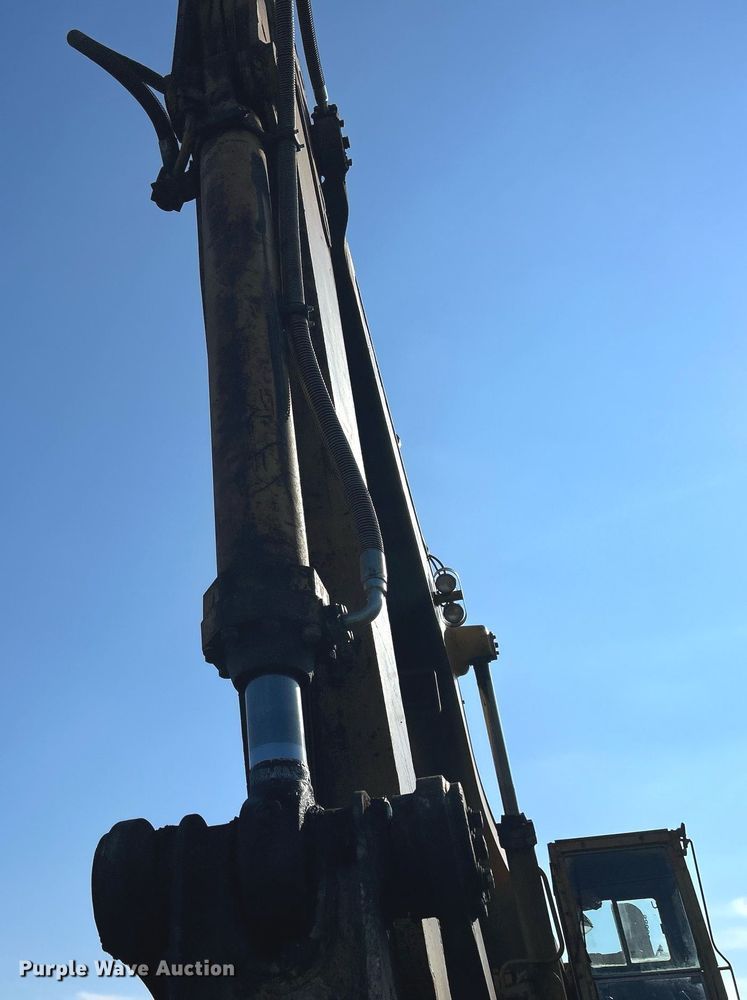 image for item MO9154 1984 Caterpillar 245 excavator