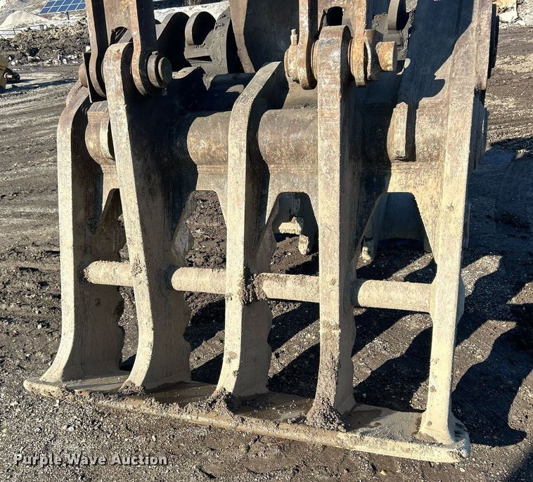 image for item MO9154 1984 Caterpillar 245 excavator