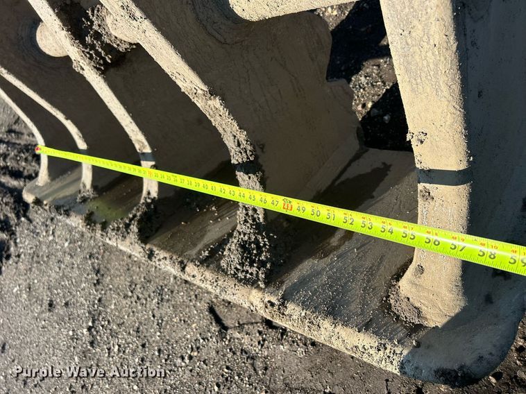 image for item MO9154 1984 Caterpillar 245 excavator