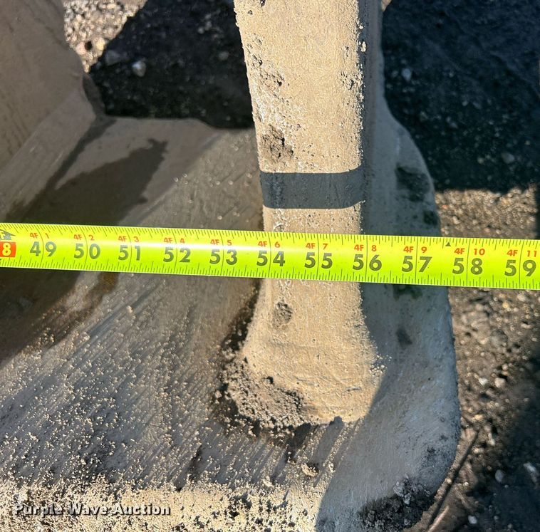 image for item MO9154 1984 Caterpillar 245 excavator