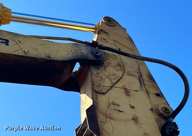 image for item MO9154 1984 Caterpillar 245 excavator