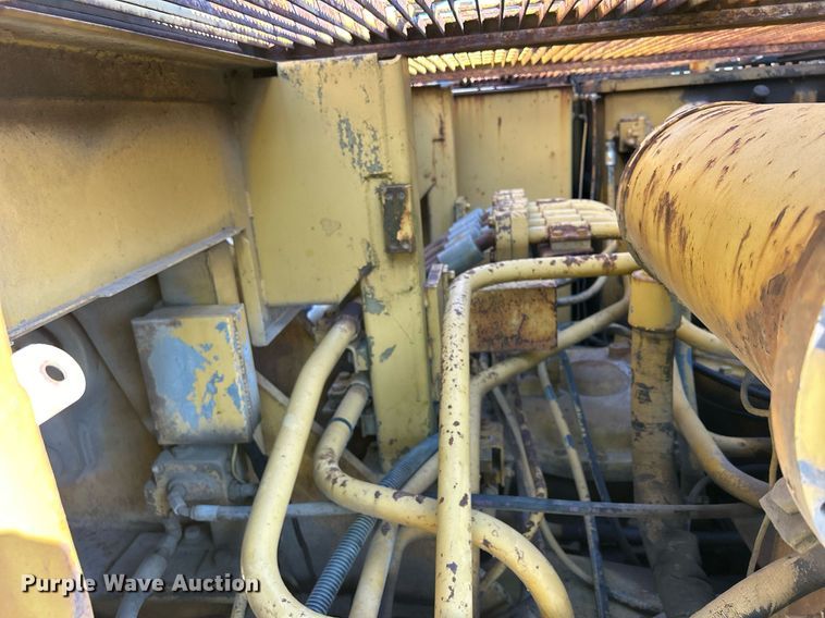 image for item MO9154 1984 Caterpillar 245 excavator