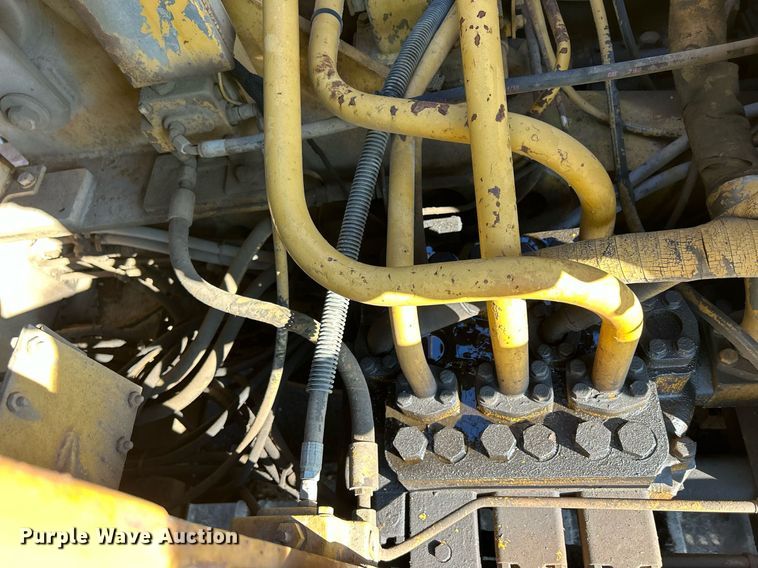 image for item MO9154 1984 Caterpillar 245 excavator