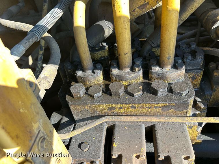 image for item MO9154 1984 Caterpillar 245 excavator