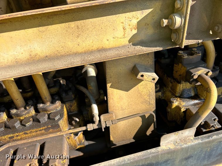 image for item MO9154 1984 Caterpillar 245 excavator