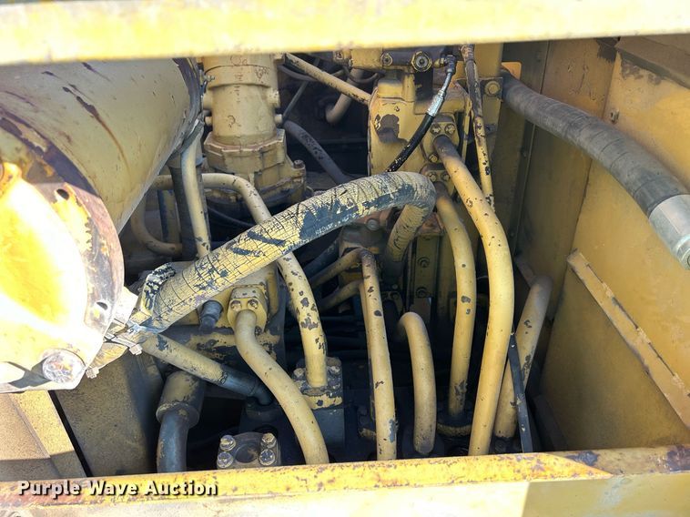 image for item MO9154 1984 Caterpillar 245 excavator
