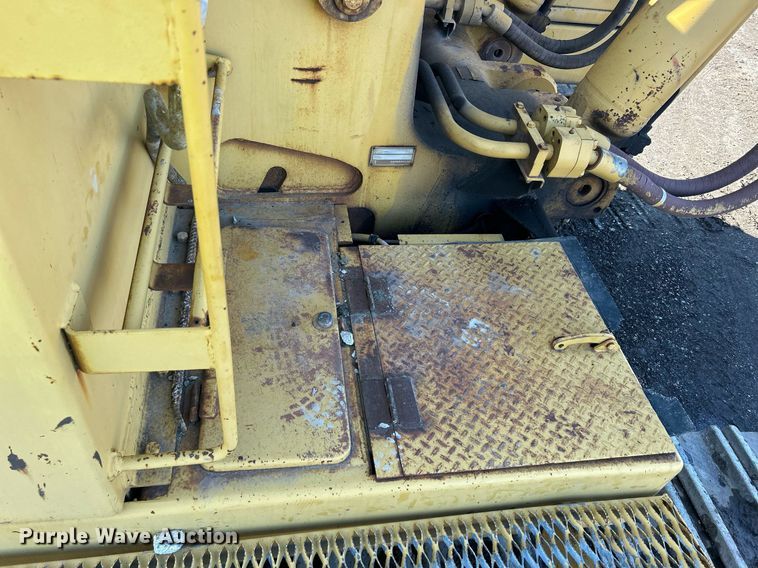 image for item MO9154 1984 Caterpillar 245 excavator