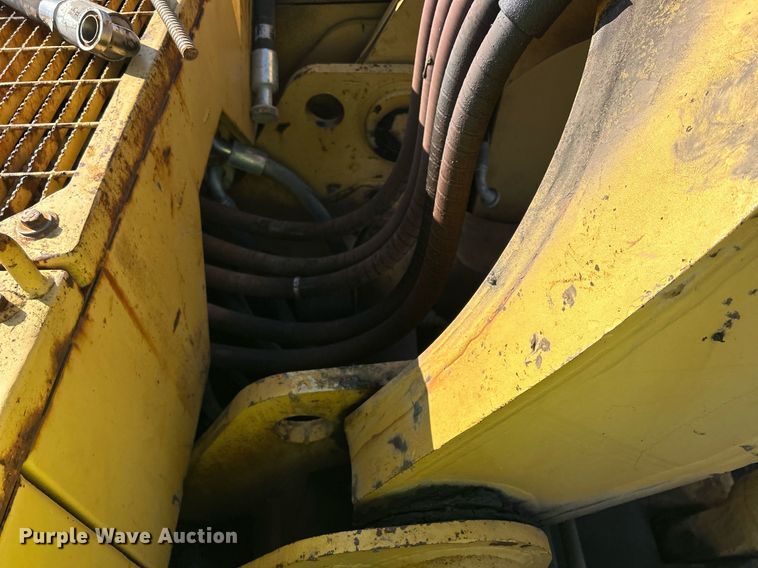 image for item MO9154 1984 Caterpillar 245 excavator