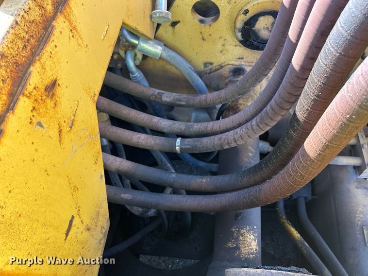 image for item MO9154 1984 Caterpillar 245 excavator