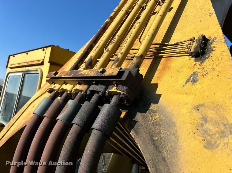 image for item MO9154 1984 Caterpillar 245 excavator