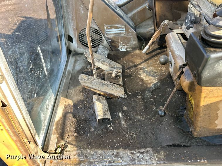 image for item MO9154 1984 Caterpillar 245 excavator