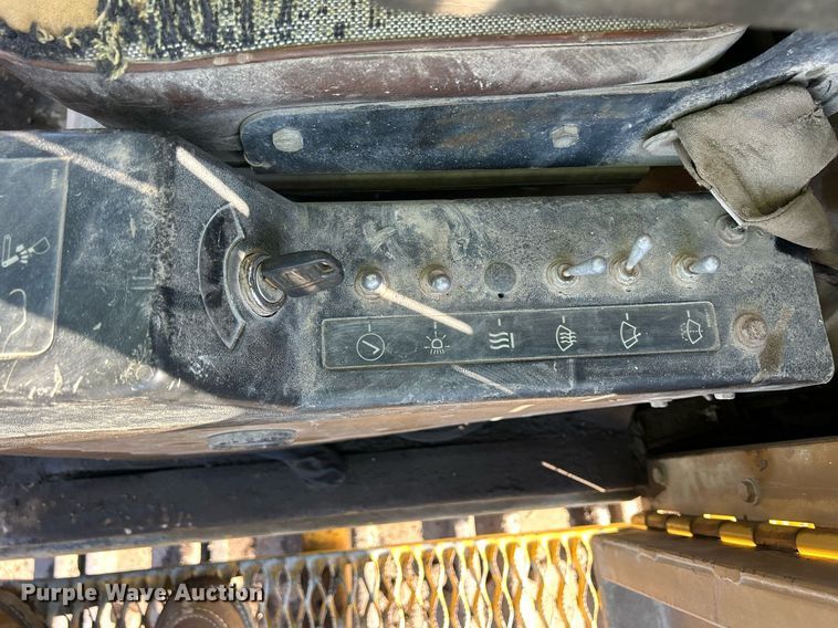 image for item MO9154 1984 Caterpillar 245 excavator