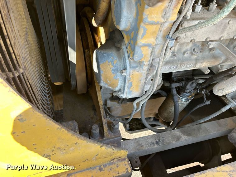 image for item MO9154 1984 Caterpillar 245 excavator