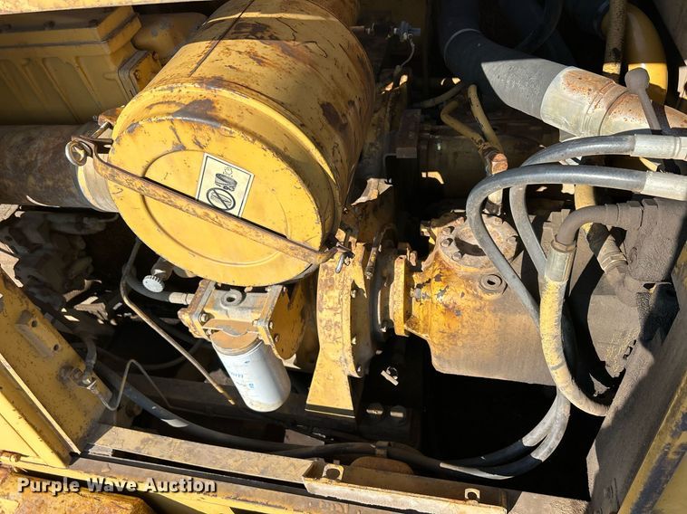 image for item MO9154 1984 Caterpillar 245 excavator