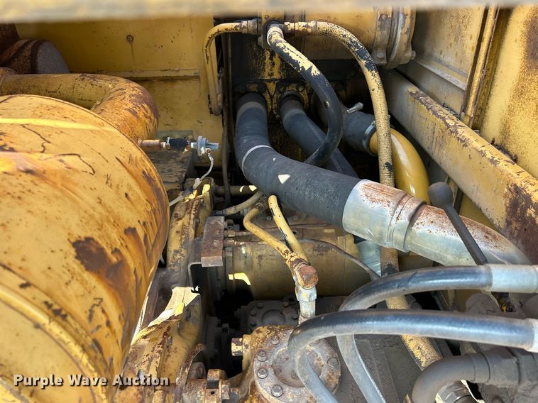 image for item MO9154 1984 Caterpillar 245 excavator