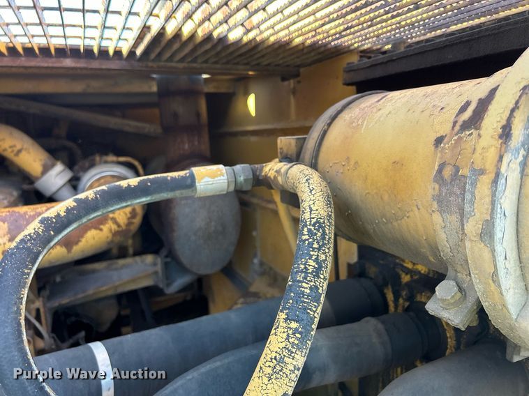 image for item MO9154 1984 Caterpillar 245 excavator