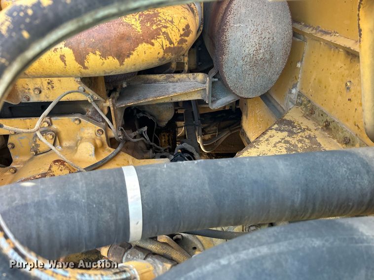 image for item MO9154 1984 Caterpillar 245 excavator