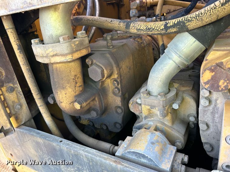 image for item MO9154 1984 Caterpillar 245 excavator