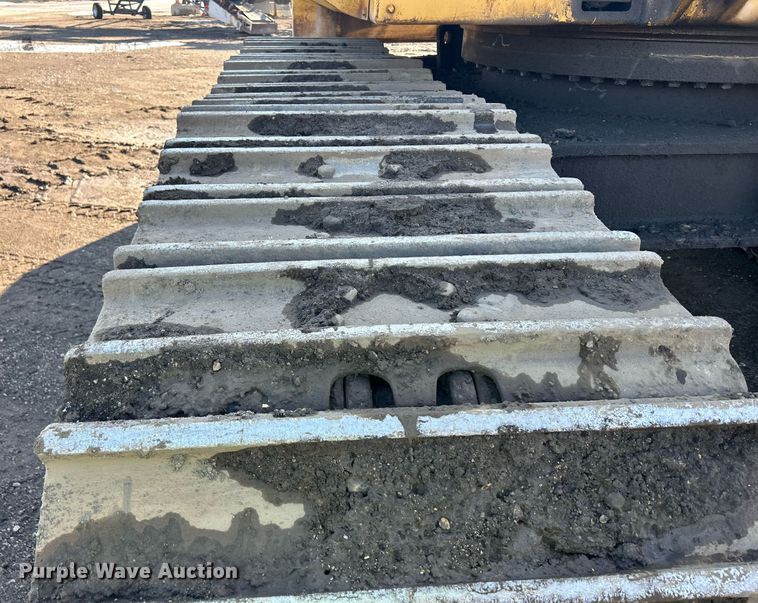 image for item MO9154 1984 Caterpillar 245 excavator