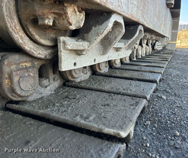 image for item MO9154 1984 Caterpillar 245 excavator