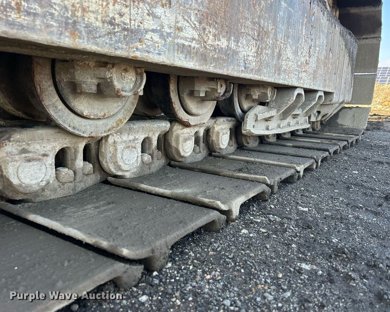 image for item MO9154 1984 Caterpillar 245 excavator