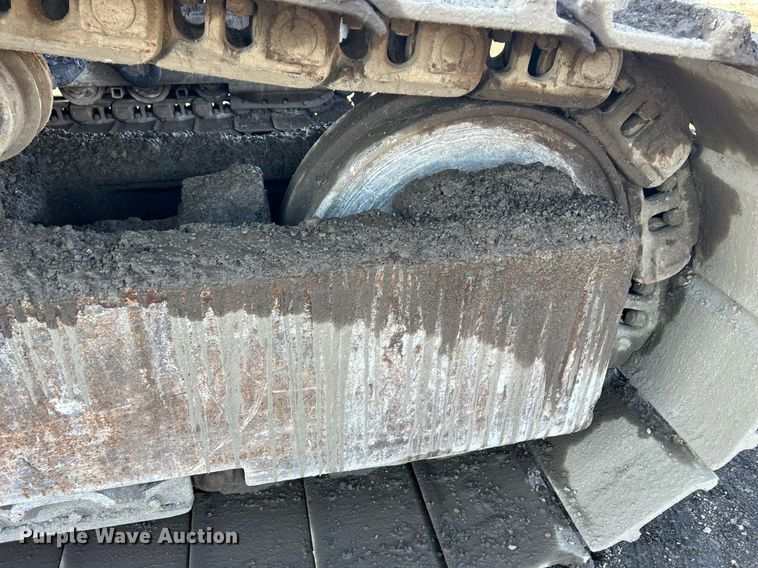 image for item MO9154 1984 Caterpillar 245 excavator