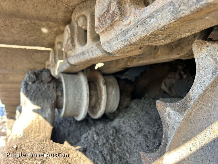 image for item MO9154 1984 Caterpillar 245 excavator