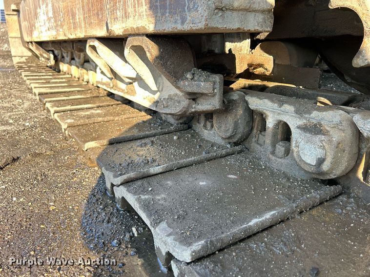 image for item MO9154 1984 Caterpillar 245 excavator