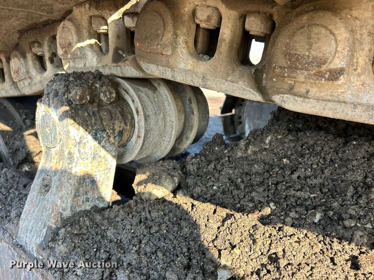 image for item MO9154 1984 Caterpillar 245 excavator