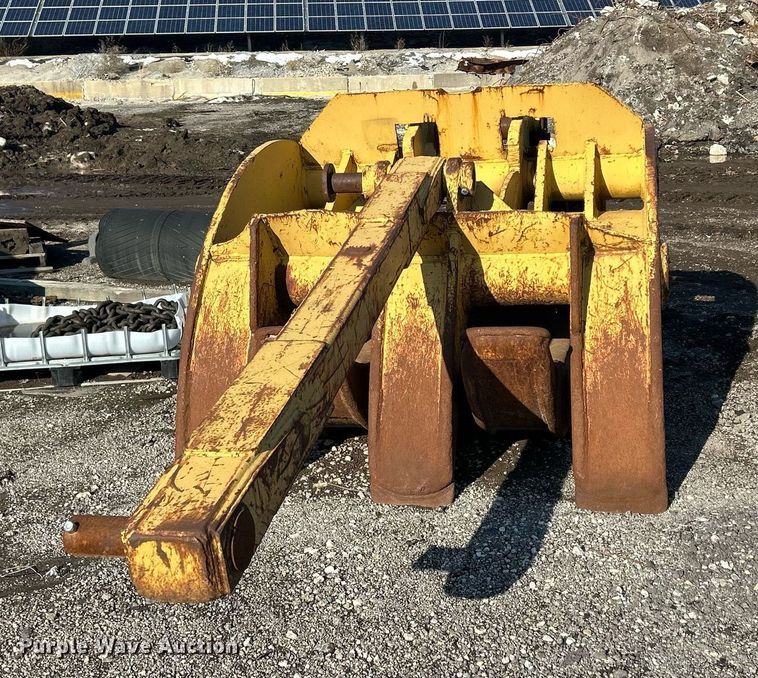 image for item MO9154 1984 Caterpillar 245 excavator