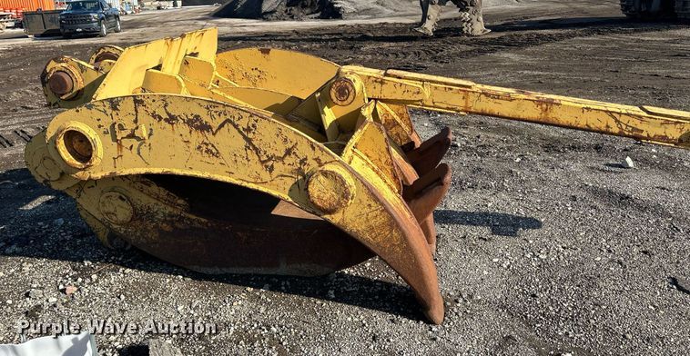 image for item MO9154 1984 Caterpillar 245 excavator