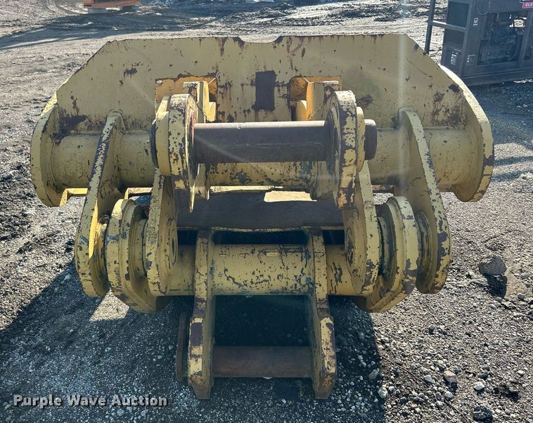 image for item MO9154 1984 Caterpillar 245 excavator