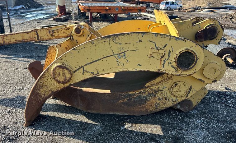 image for item MO9154 1984 Caterpillar 245 excavator