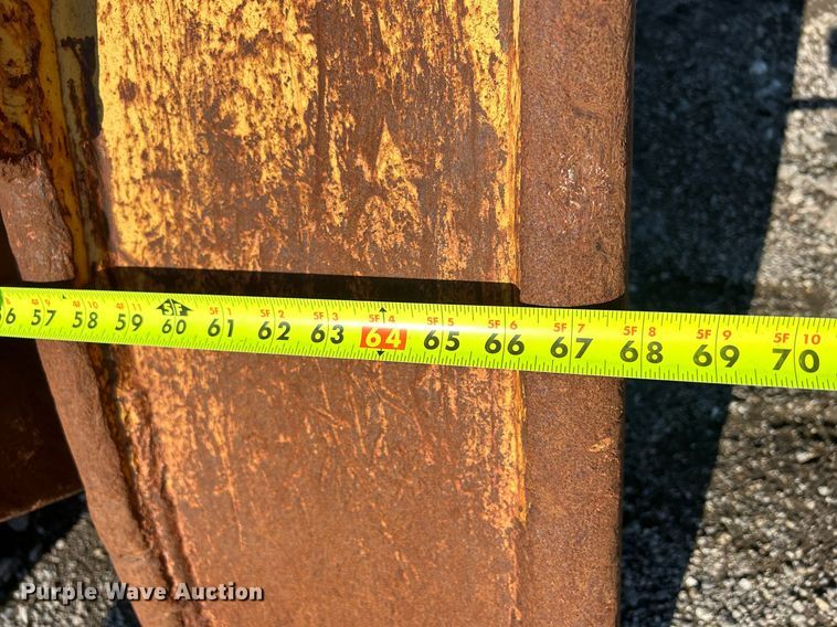 image for item MO9154 1984 Caterpillar 245 excavator