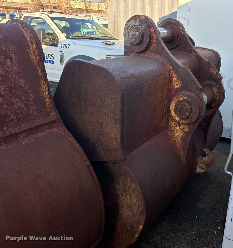 image for item MO9154 1984 Caterpillar 245 excavator