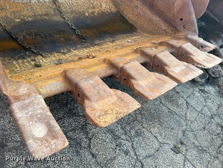 image for item MO9154 1984 Caterpillar 245 excavator