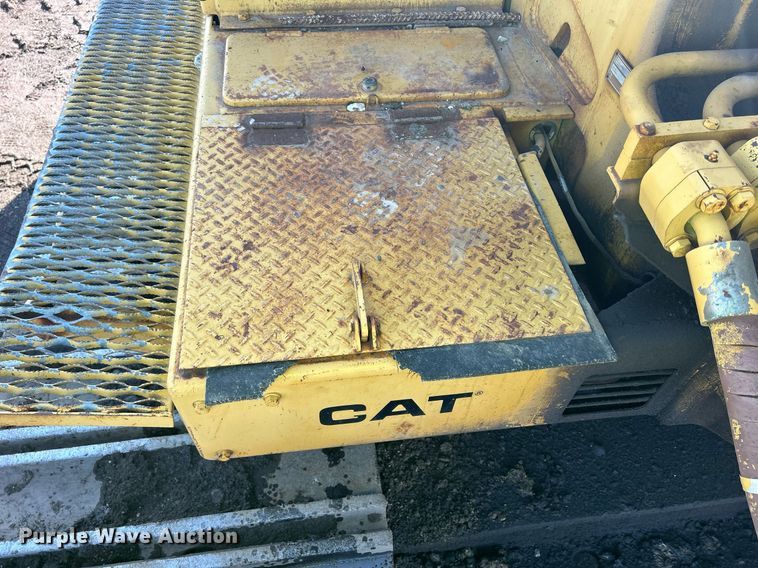 image for item MO9154 1984 Caterpillar 245 excavator