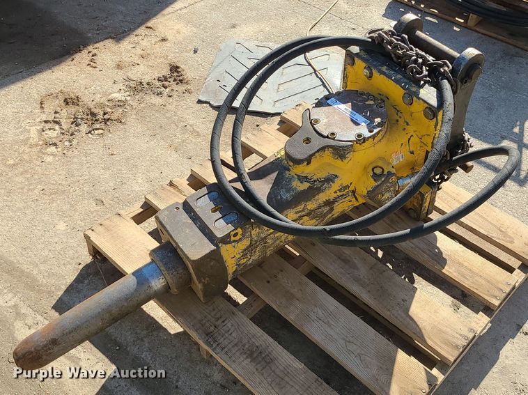 image for item MQ9599 2013 Atlas copco SB452 breaker