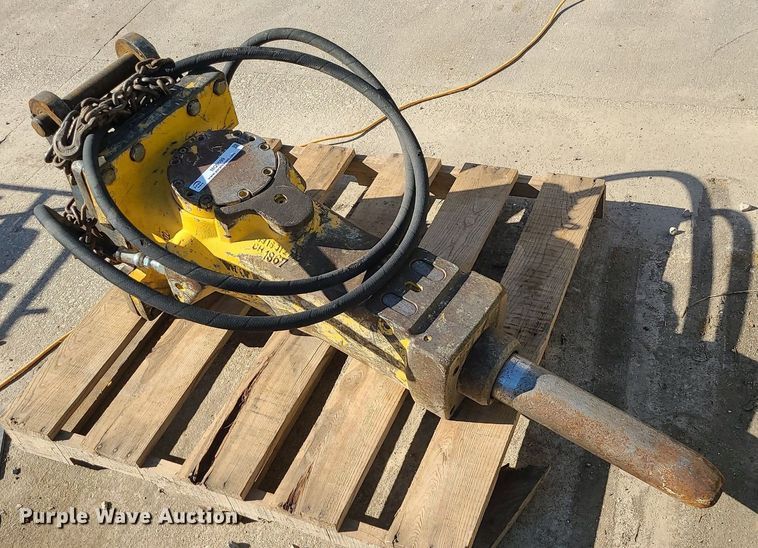 image for item MQ9599 2013 Atlas copco SB452 breaker