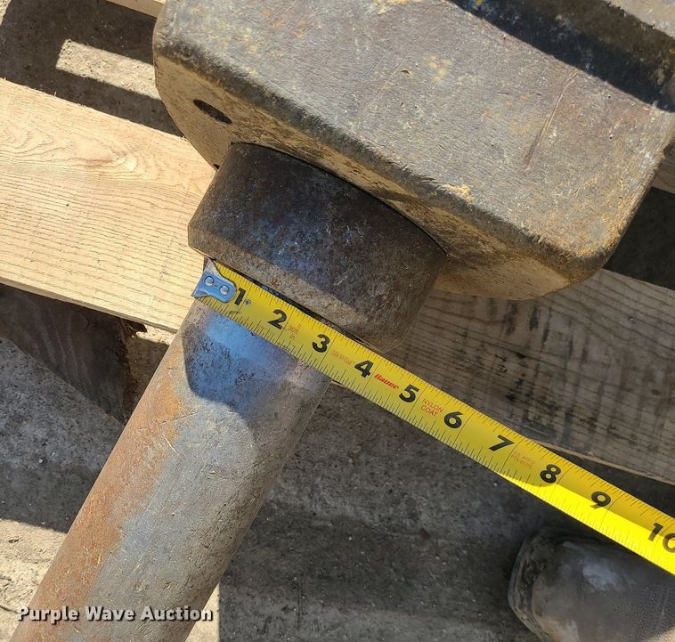 image for item MQ9599 2013 Atlas copco SB452 breaker