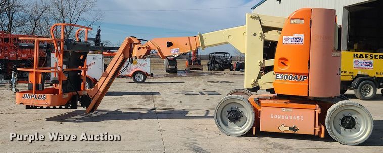 image for item MQ9600 2007 JLG E300AJP boom lift
