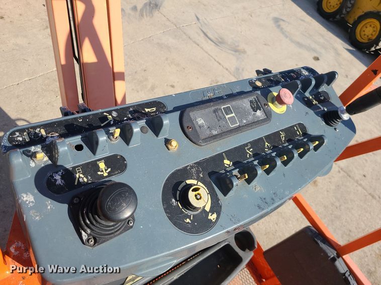 image for item MQ9600 2007 JLG E300AJP boom lift